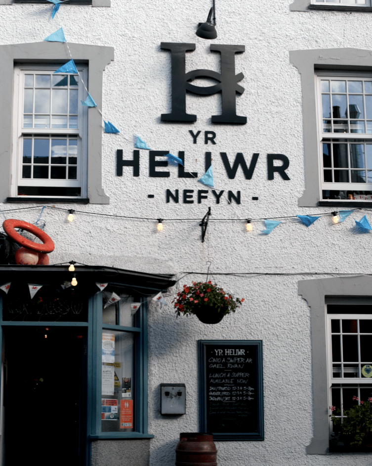 Yr Heliwr1